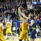 Ante Tomic captura un rebote Ante Tomic captura un rebote
