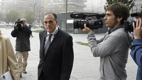 Tebas presta declaración como testigo en Pamplona Tebas presta declaración como testigo en Pamplona