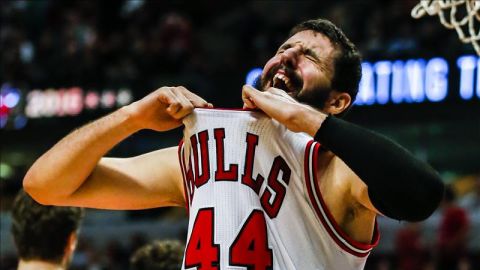 Mirotic, durante un partido con los Chicago Bulls
