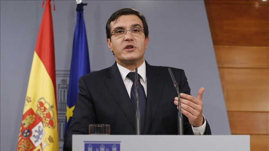 El secretario de Estado de Relaciones con las Cortes, Jos&eacute; Luis Ayll&oacute;n