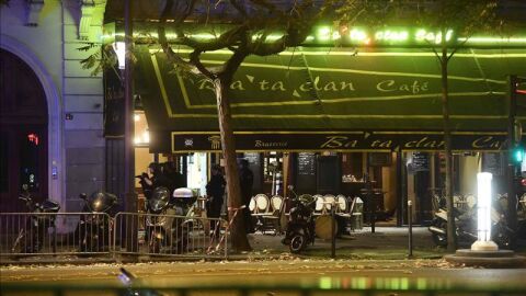 La sala Bataclan tras la entrada de la polic&iacute;a