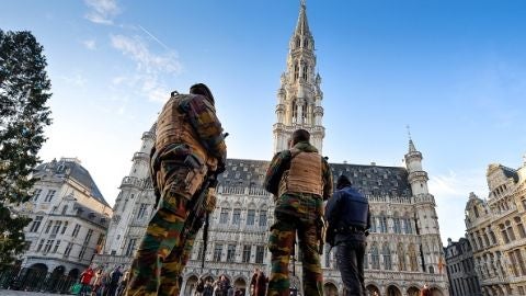 Militares en el centro de Bruselas