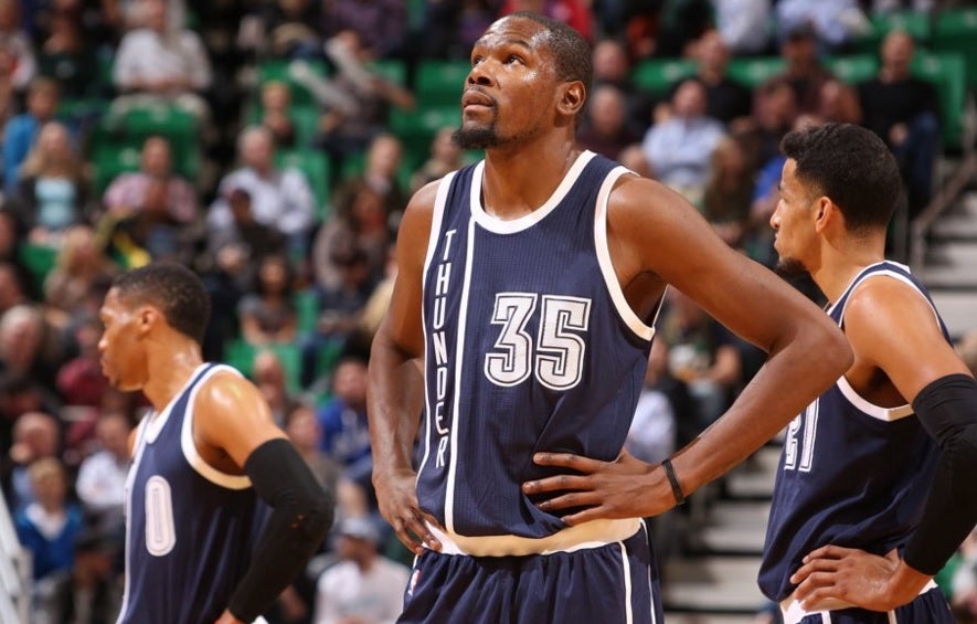 Durant regresa en plan estelar para guiar a los Thunder ante los Jazz Durant regresa en plan estelar para guiar a los Thunder ante los Jazz