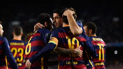Los jugadores celebrando un gol Los jugadores celebrando un gol