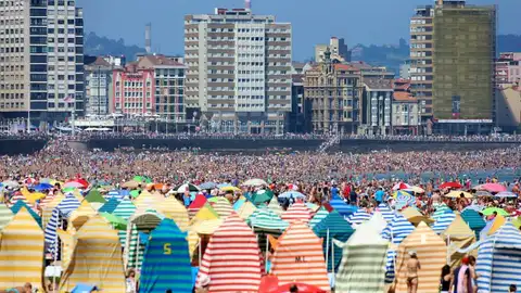 Playa de San Lorenzo (Gijón) Playa de San Lorenzo (Gijón)