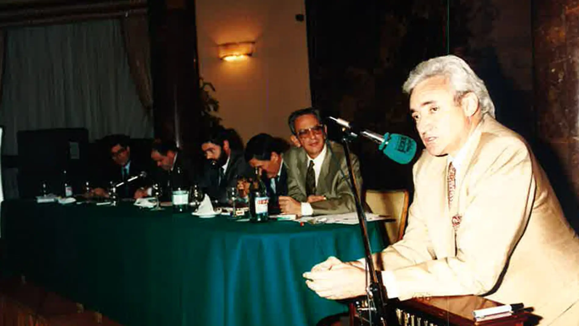 Luis del Olmo fichó por Onda Cero el 2 de julio de 1991 Luis del Olmo fichó por Onda Cero el 2 de julio de 1991