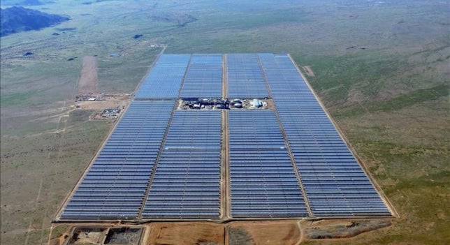 Abengoa se hunde el 53,8% en bolsa tras anunciar que presentará preconcurso de acreedores Abengoa se hunde el 53,8% en bolsa tras anunciar que presentará preconcurso de acreedores