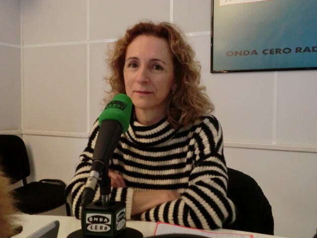 Isabel Fernández cree que Eva Díaz Tezanos acatará las órdenes del PSOE, en caso contrario se convertiría "en una tránsfuga" Isabel Fernández cree que Eva Díaz Tezanos acatará las órdenes del PSOE, en caso contrario se convertiría "en una tránsfuga"