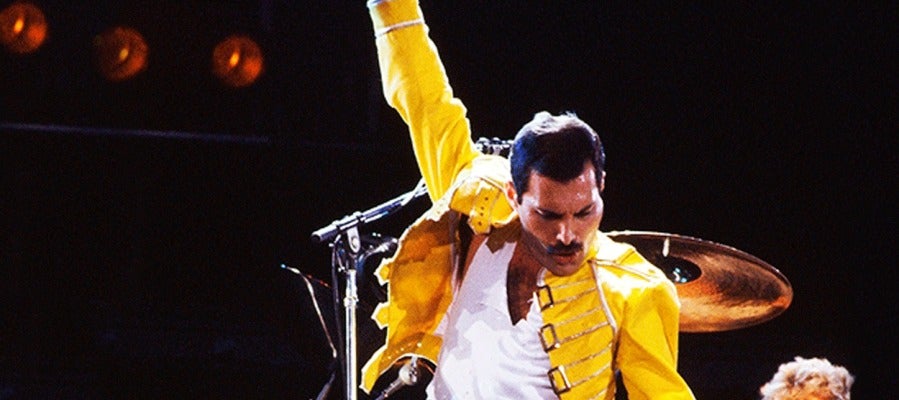 Freddie Mercury en una actuación de Queen Freddie Mercury en una actuación de Queen