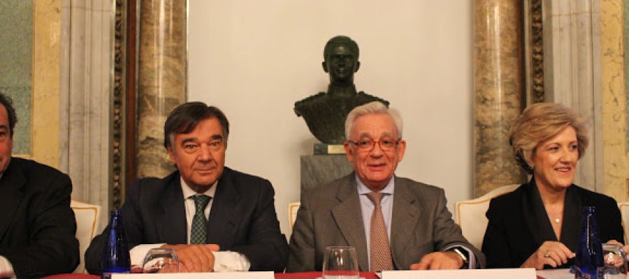 Dr. Luis González Díez y Dr. Jesús Sánchez Martos Dr. Luis González Díez y Dr. Jesús Sánchez Martos