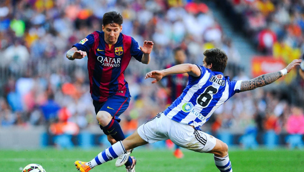 Messi encara a Íñigo Martínez