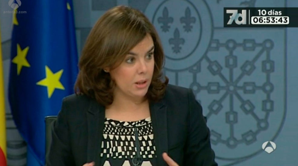 Santamaría justifica por qué no acudirá Rajoy al debate de Atresmedia el 7-D Santamaría justifica por qué no acudirá Rajoy al debate de Atresmedia el 7-D