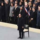 El presidente francés, François Hollande, preside el homenaje a las víctimas de los atentados en París