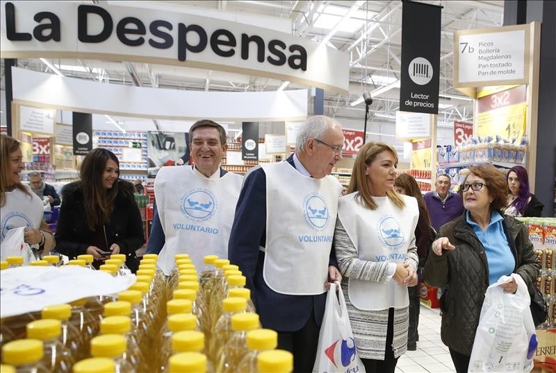 Camarero anima a aportar "kilos de solidaridad" en la campaña de alimentos Camarero anima a aportar "kilos de solidaridad" en la campaña de alimentos