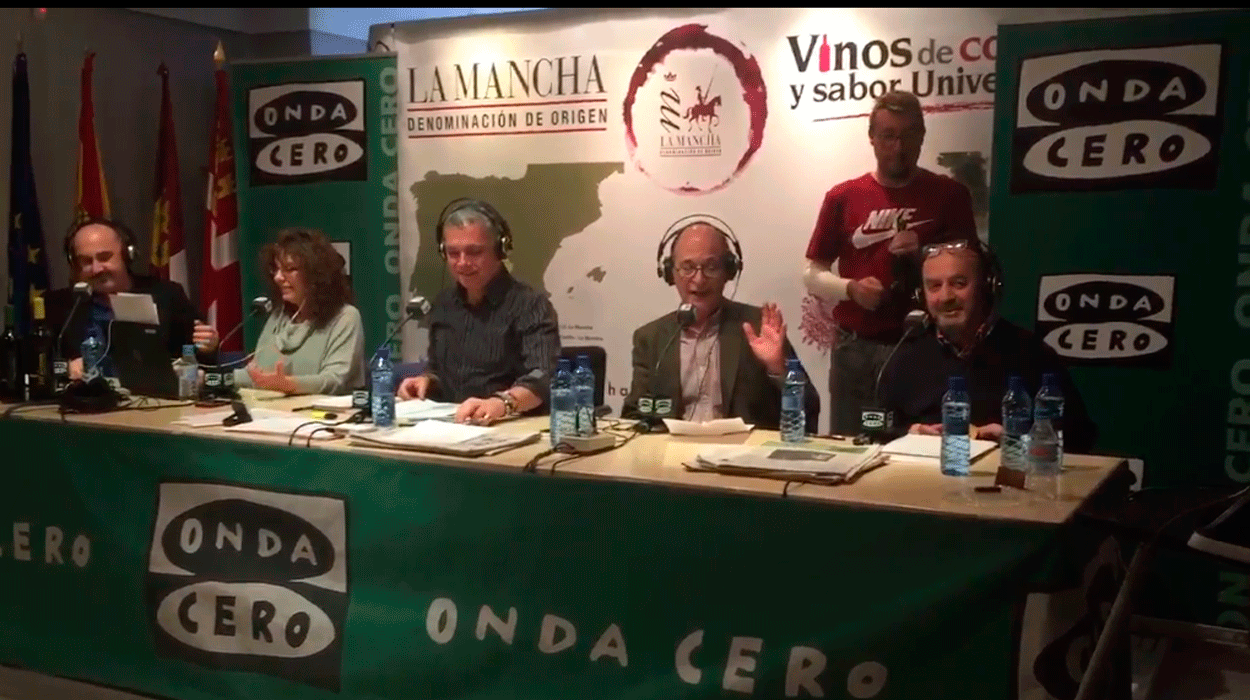 Carlos Rodríguez Braun y 'BegoCal' cantan el sumario de Más de uno Carlos Rodríguez Braun y 'BegoCal' cantan el sumario de Más de uno