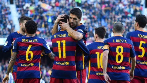 Neymar y Su&aacute;rez celebran un gol ante la Real Sociedad