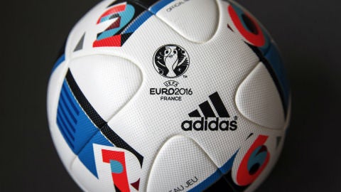 Beau Jeu, el bal&oacute;n de la Euro 2016
