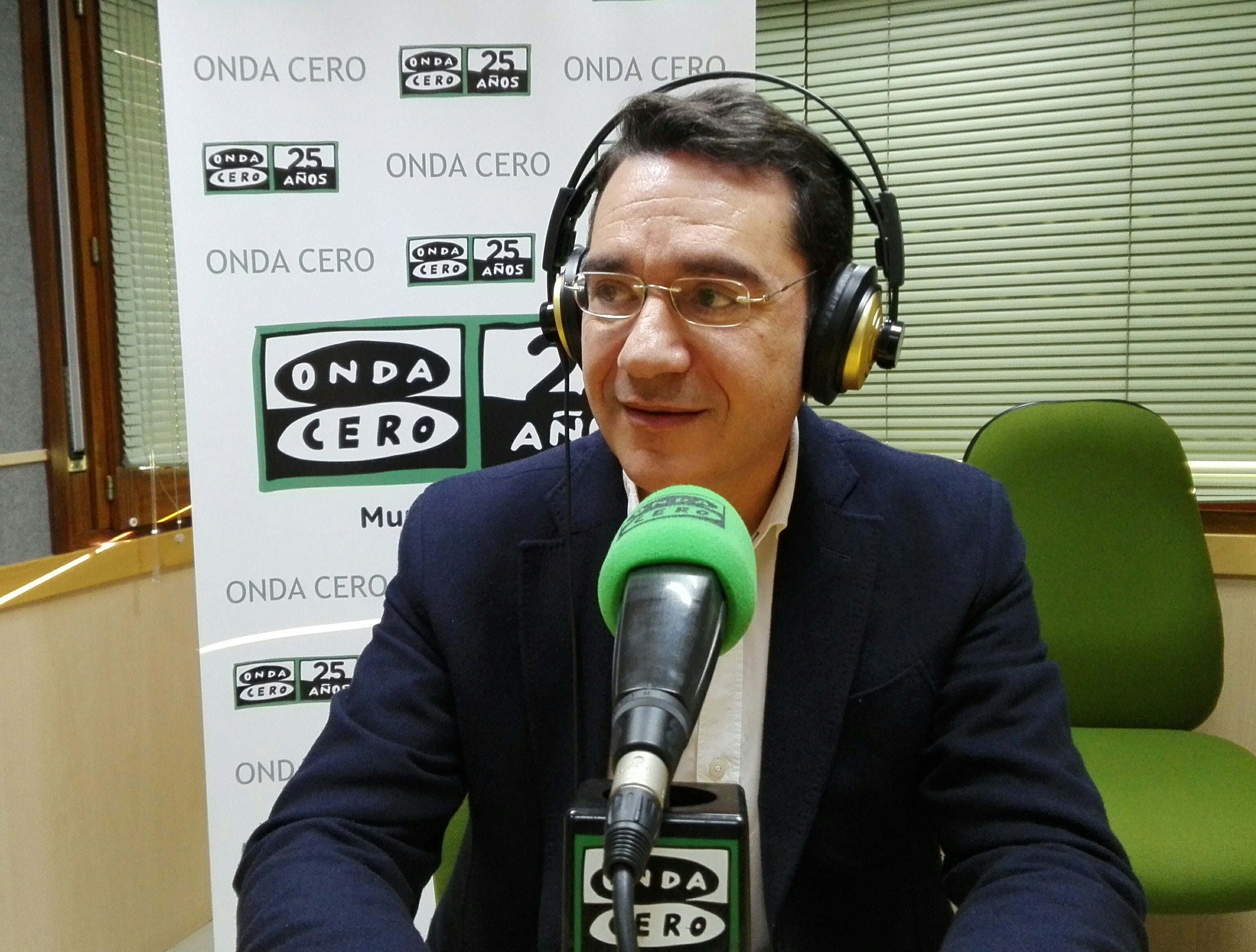 José Gabriel Ruiz: "Habría que revisar y eliminar cuántos puestecicos hay en las administraciones públicas sin sentido ni función que cuestan mucho dinero público. José Gabriel Ruiz: "Habría que revisar y eliminar cuántos puestecicos hay en las administraciones públicas sin sentido ni función que cuestan mucho dinero público.