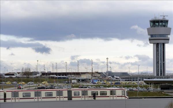 Cierran parte del aeropuerto de Sofía por una falsa alarma de bomba Cierran parte del aeropuerto de Sofía por una falsa alarma de bomba