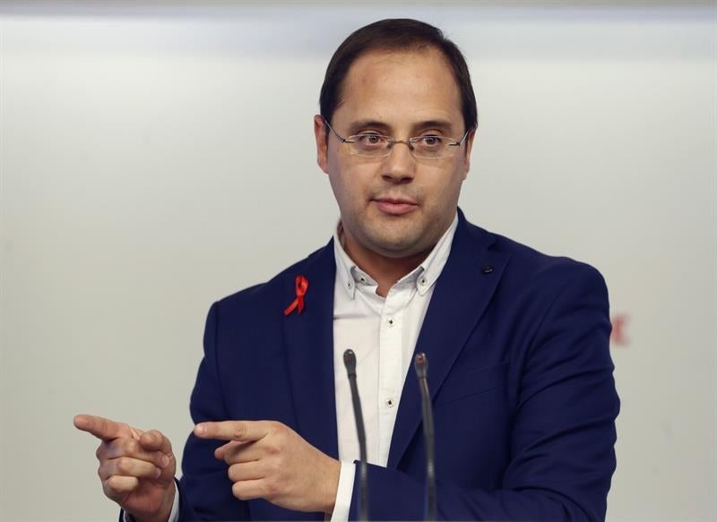 Luena cree que "si hay voluntad" para un pacto de Gobierno, "todavía hay tiempo" Luena cree que "si hay voluntad" para un pacto de Gobierno, "todavía hay tiempo"