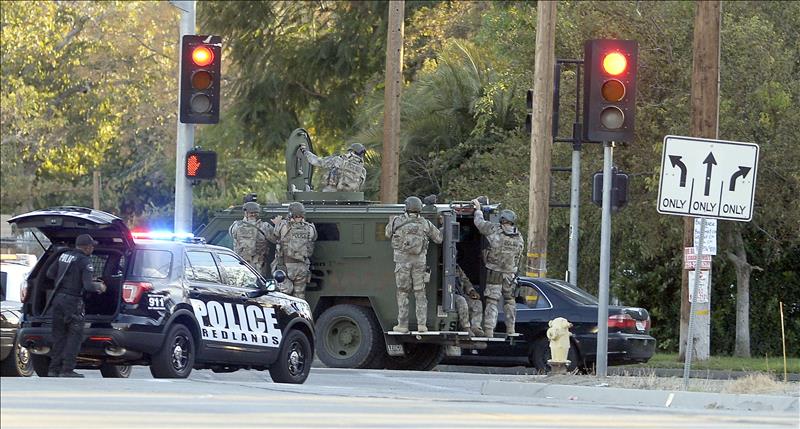 La Policía identifica a una pareja como los autores del tiroteo de San Bernardino La Policía identifica a una pareja como los autores del tiroteo de San Bernardino
