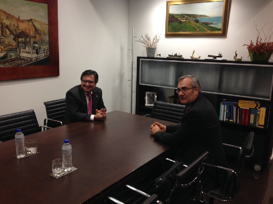 Noticias de Gijón en "Más de Uno" 03/12/2015 con Ana Fierro Noticias de Gijón en "Más de Uno" 03/12/2015 con Ana Fierro