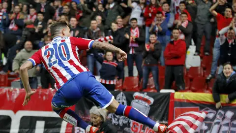 Sanabria celebra un gol con el Sporting Sanabria celebra un gol con el Sporting