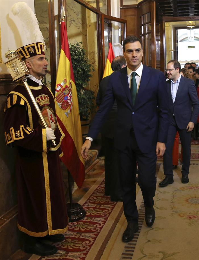 Sánchez: "Ya hay un perdedor, aquel que se esconde y se oculta, y es Mariano Rajoy" Sánchez: "Ya hay un perdedor, aquel que se esconde y se oculta, y es Mariano Rajoy"