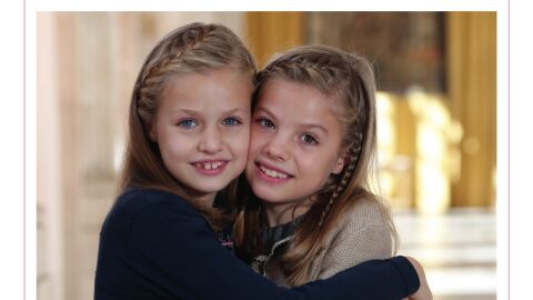 La princesa Leonor y la infanta Sof&iacute;a felicitan la Navidad
