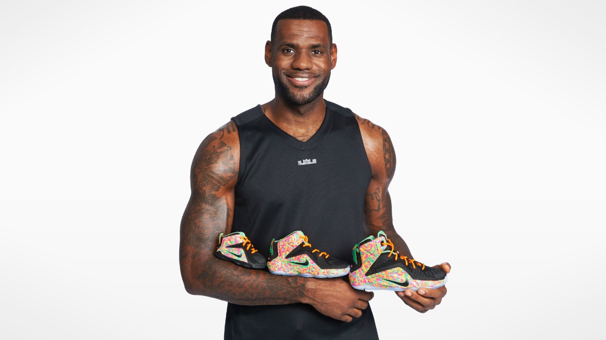 LeBron James firma un contrato vitalicio con Nike LeBron James firma un contrato vitalicio con Nike