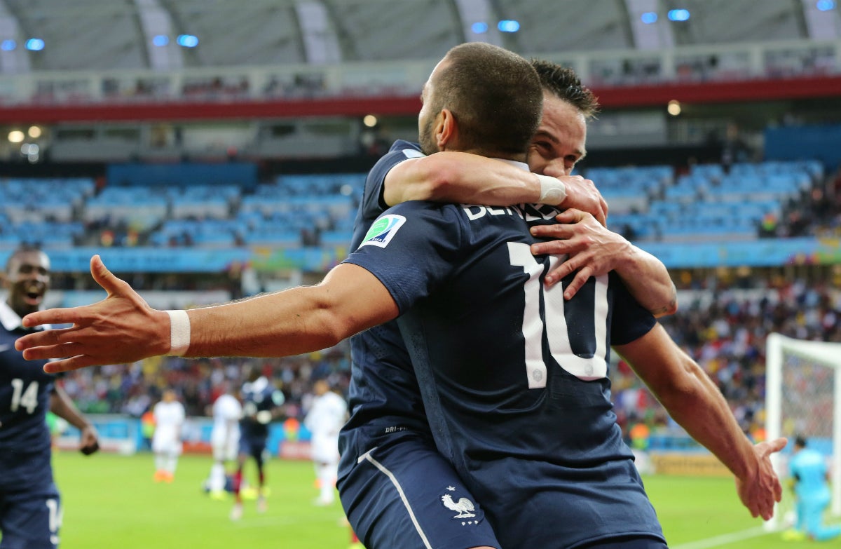 Deschamps: "No puedo tratar igual a Benzema y a Valbuena" Deschamps: "No puedo tratar igual a Benzema y a Valbuena"