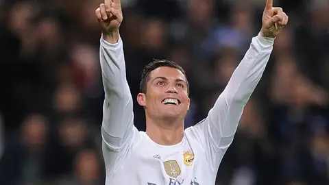 Cristiano Ronaldo celebra uno de sus goles contra el Malmö Cristiano Ronaldo celebra uno de sus goles contra el Malmö