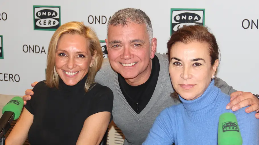 Marta Robles y Carmen Posadas con Juan Ramón Lucas Marta Robles y Carmen Posadas con Juan Ramón Lucas
