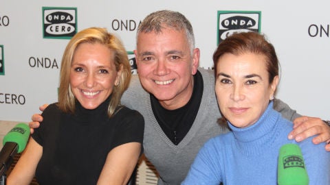 Marta Robles y Carmen Posadas con Juan Ram&oacute;n Lucas