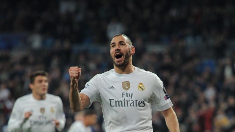 Benzema celebra uno de sus tantos ante el Malm&ouml;