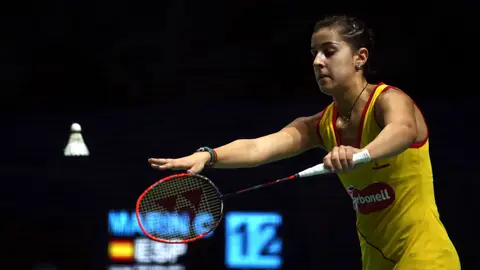 Carolina Marín, sacando durante el encuentro Carolina Marín, sacando durante el encuentro