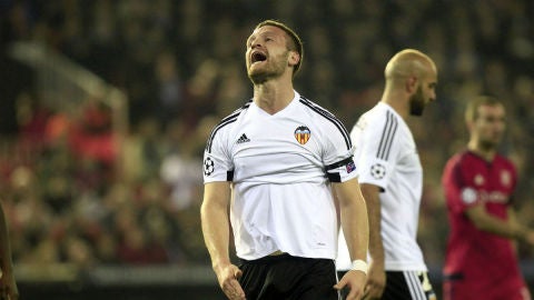 Mustafi se lamenta tras una acci&oacute;n