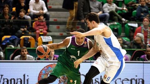 Brent Petway, en acci&oacute;n con el Unicaja