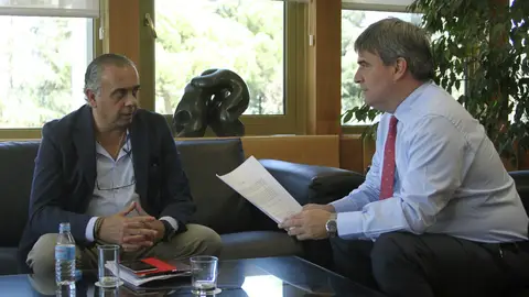 José Luis Sáez, junto a Miguel Cardenal José Luis Sáez, junto a Miguel Cardenal