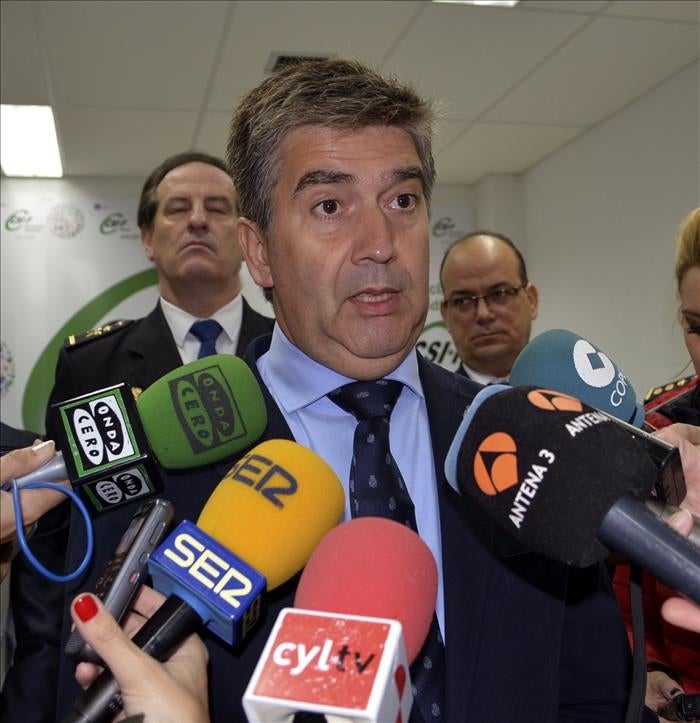 Ignacio Cosidó, sobre el CIE de Aluche: "No ha habido heridos ni entre los policías, ni entre los internos" Ignacio Cosidó, sobre el CIE de Aluche: "No ha habido heridos ni entre los policías, ni entre los internos"