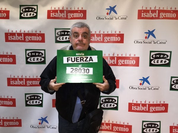 Millán Salcedo improvisa una actuación en el Fin de semana Solidario Millán Salcedo improvisa una actuación en el Fin de semana Solidario