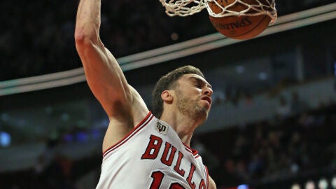 Pau Gasol hace un mate