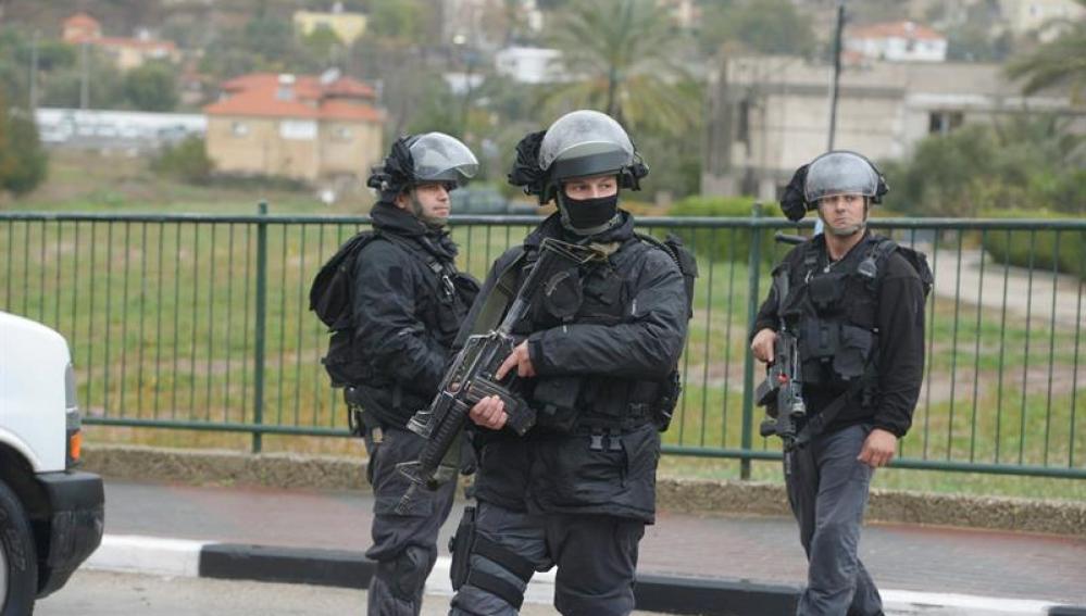Policías israelíes