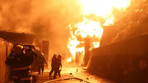 Luchando contra el fuego (10-01-2016) Luchando contra el fuego (10-01-2016)