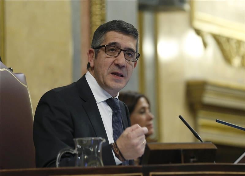 La criba mediática: "Patxi López sería el aspirante a la secretaría que evitaría el cisma en el PSOE" La criba mediática: "Patxi López sería el aspirante a la secretaría que evitaría el cisma en el PSOE"