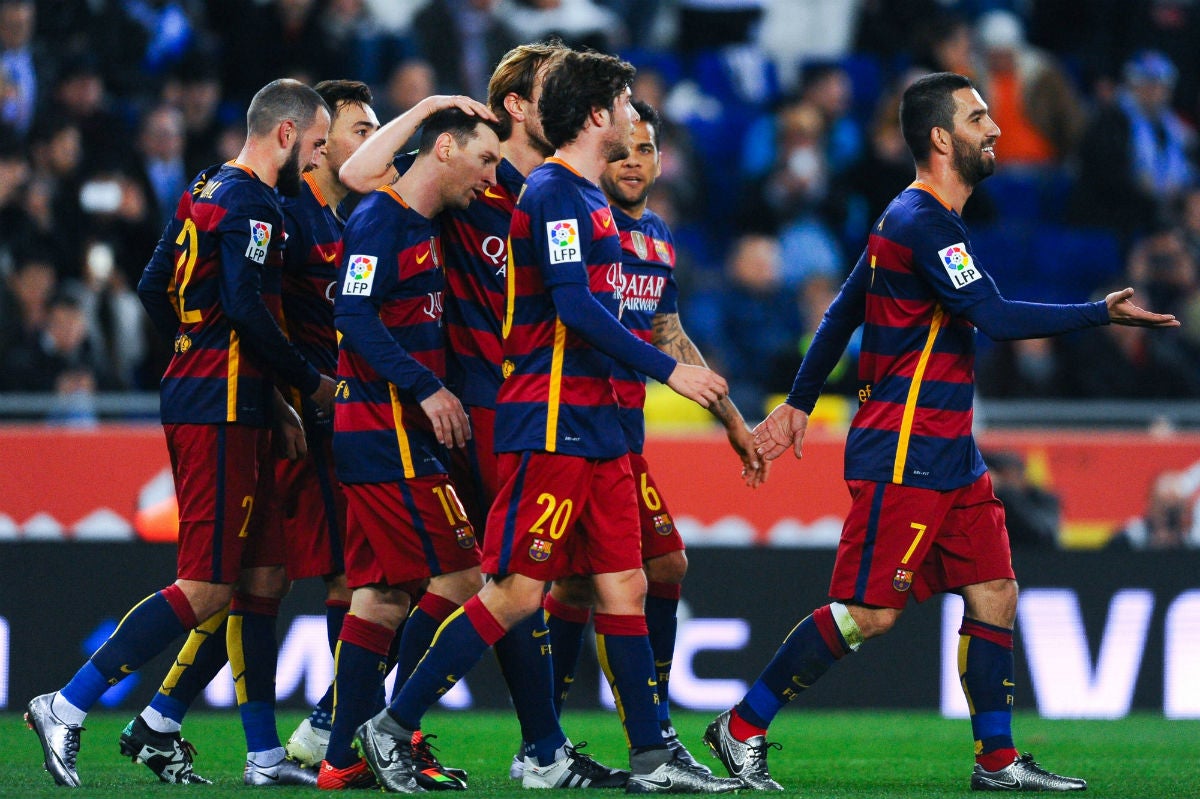 El Barcelona se mete en cuartos de final tras otro feo derbi ante el Espanyol El Barcelona se mete en cuartos de final tras otro feo derbi ante el Espanyol