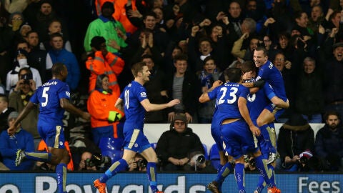  Robert Huth celebra su gol ante el Tottenham