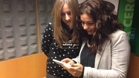 Raquel Pedrouso visita el estudio central de Onda Cero Pontevedra