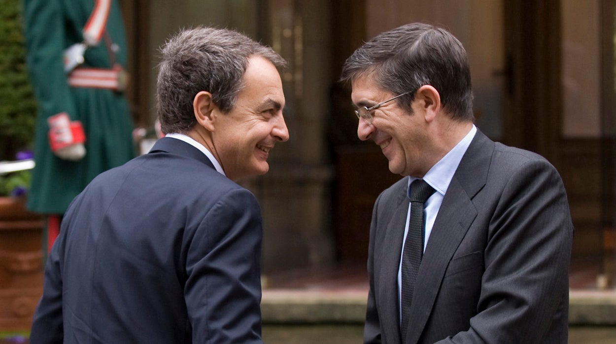 Personas Físicas: Zapatero, el que más se alegra del nombramiento de Patxi López Personas Físicas: Zapatero, el que más se alegra del nombramiento de Patxi López