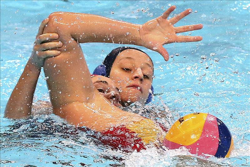 La Selección española de waterpolo femenino golea a Serbia La Selección española de waterpolo femenino golea a Serbia